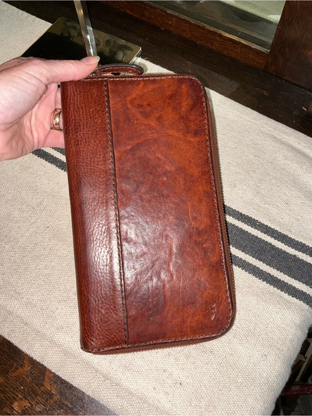 Rare Frye Logan Leather Large Travel Passport Wallet Cognac Brown Retail $198 - Picture 16 of 16